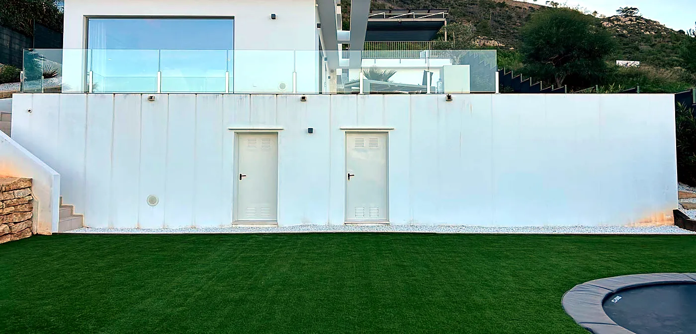Vorher: Außenwand einer Villa